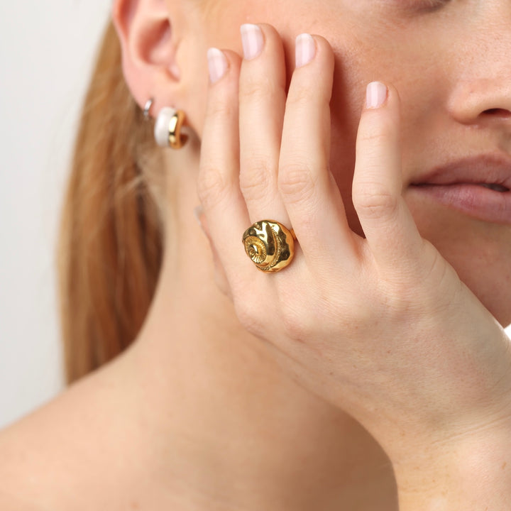 Ursula – Muschelring aus Edelstahl