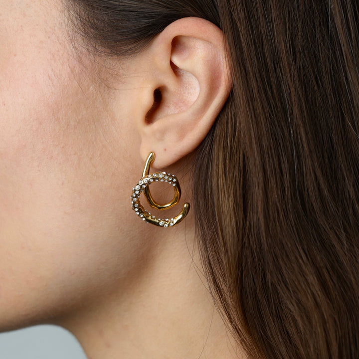 Marisol – Spiral-Ohrringe mit Kristall, Gold | Timi of Sweden