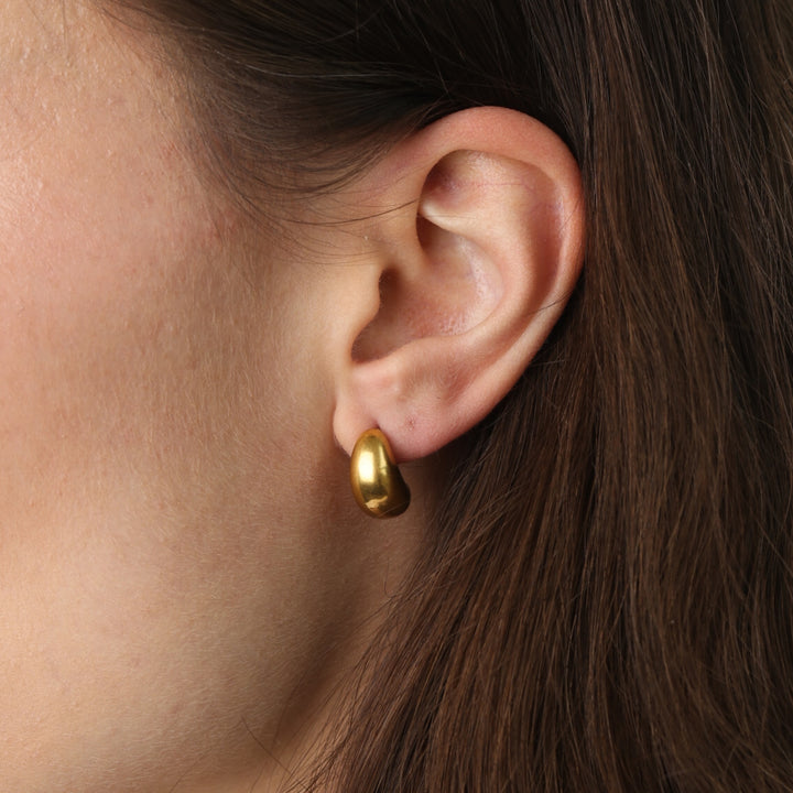 Louise – Tropfenohrringe aus Edelstahl, Gold | Timi of Sweden